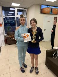 Победитель турнира Снегирёва Екатерина(справа)